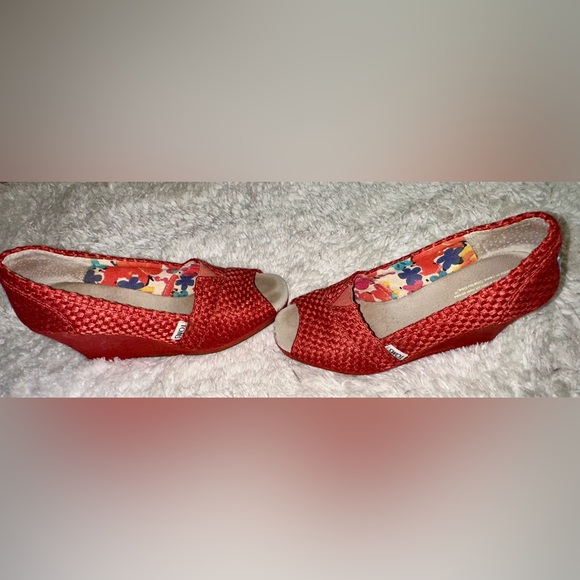 TOMS Savannah Burnt Red Woven Raffia Wedge - Women Color: Red Size: W7 - Picture 2 of 8